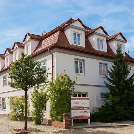 Hotel "Zur Muehle" Хойерсверда Экстерьер фото